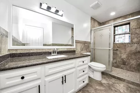 Bath - 2212 Raspberry Ln, Pasadena, TX 77502 photo 1 of 6