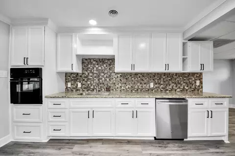 Kitchen - 2212 Raspberry Ln, Pasadena, TX 77502 photo 3 of 7