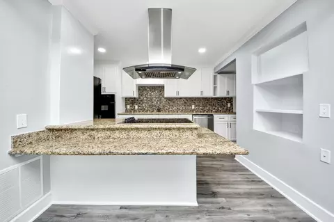 Kitchen - 2212 Raspberry Ln, Pasadena, TX 77502 photo 6 of 7