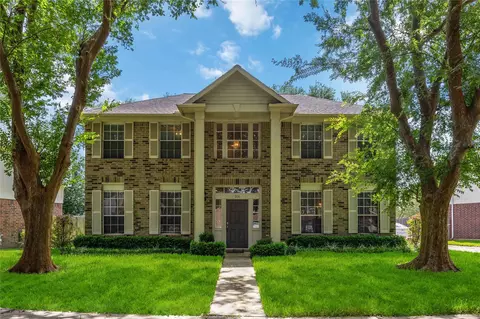 206 Scarlet Maple Dr, Sugar Land, TX 77479