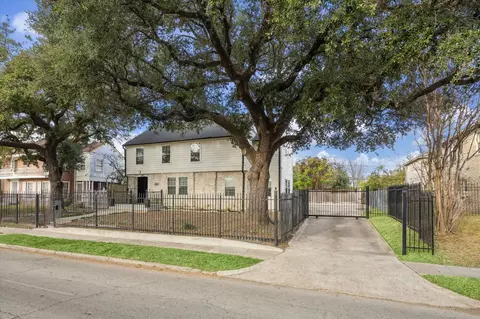 2817 Southmore Blvd, Houston, TX 77004