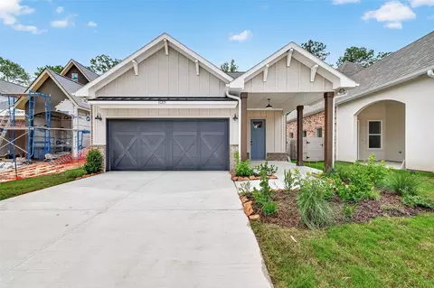 11215 Moccasin Dr, Montgomery, TX 77316