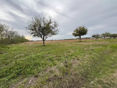 02 County Road 46, Danbury, TX 77534