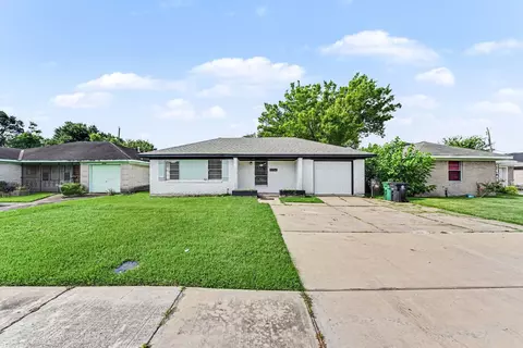 8746 Cowart St, Houston, TX 77029