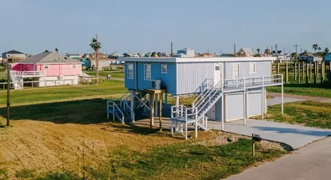 1019 Treaty Dr, Surfside Beach, TX 77541