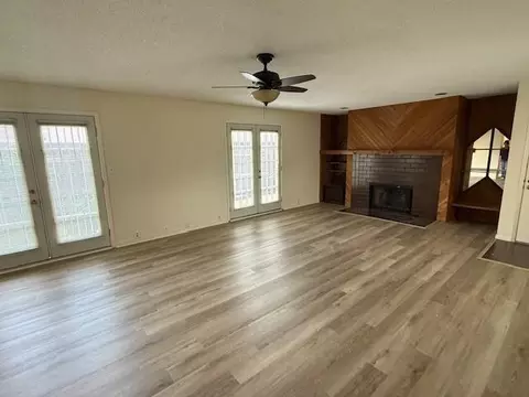6201 Beverlyhill St #8, Houston, TX 77057