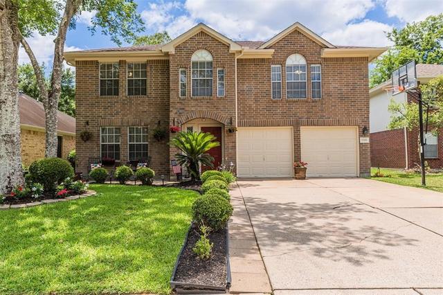 17106 Summer Hollow Dr, Sugar Land, TX 77498