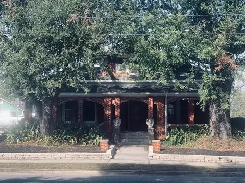 717 E 1st St #1, Humble, TX 77338