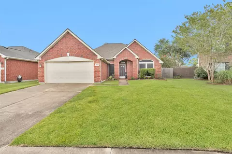 3510 Harbor Pass Ln, Friendswood, TX 77546