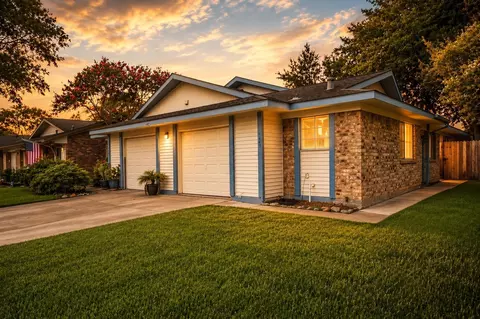 1447 Silverpines Rd, Houston, TX 77062