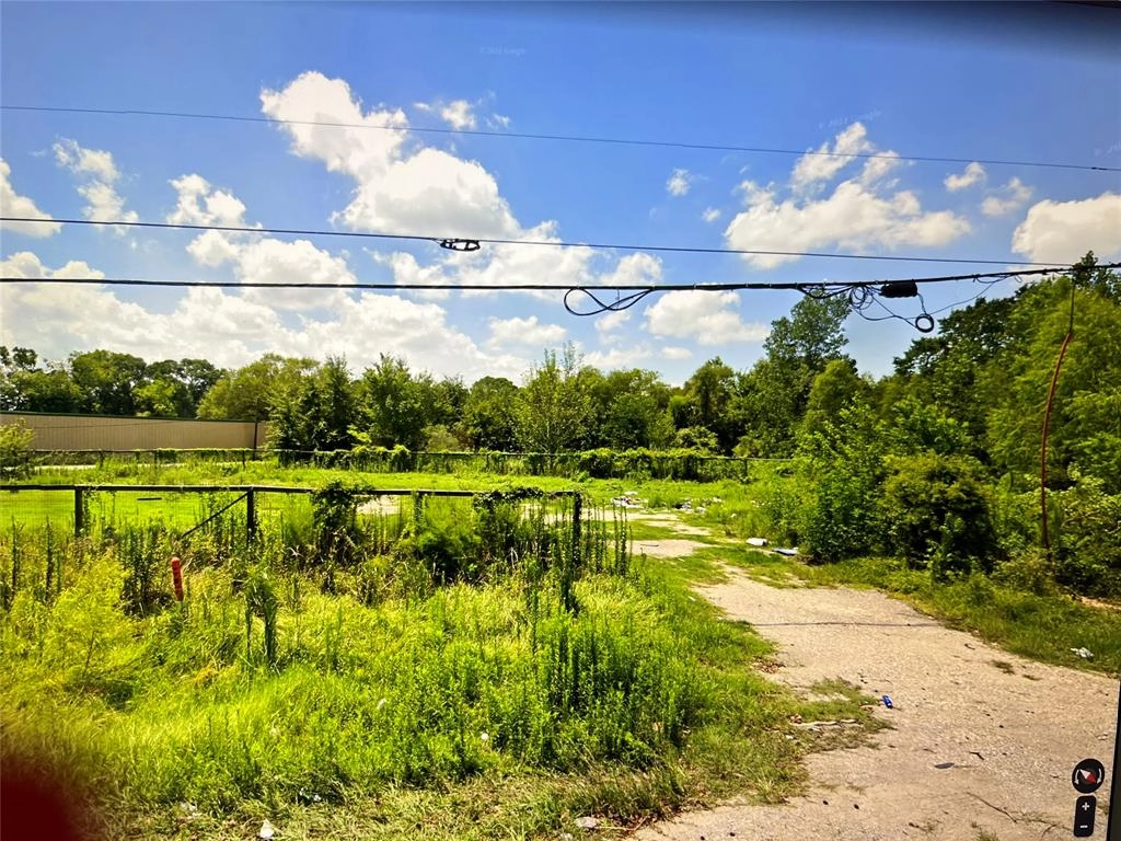 11809 W Montgomery Rd  