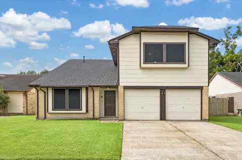 10842 Mesquite Dr, La Porte, TX 77571