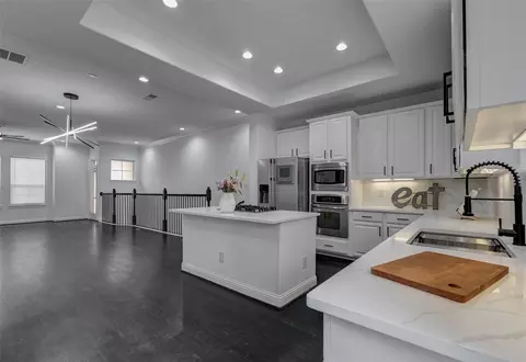 19 Versante Ct, Houston, TX 77070