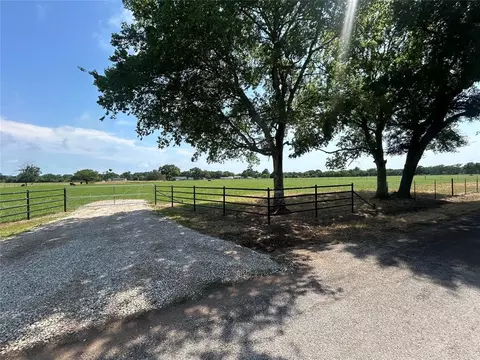 38645 Wiggins Rd, Hempstead, TX 77445 photo 9