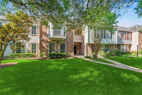 13194 Trail Hollow Dr #3194, Houston, TX 77079