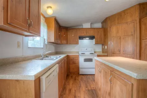 Kitchen - 176 Low Keels Rd, Trinity, TX 75862 photo 3 of 4
