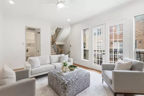 1110 Birdsall St, Houston, TX 77007