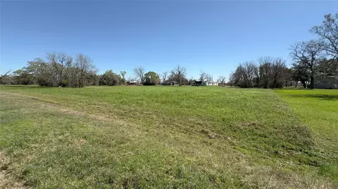 743 Rancho Chico Ct, Angleton, TX 77515