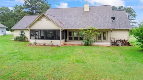Exterior - 318 Jamestown Rd, Trinity, TX 75862 photo 4 of 8