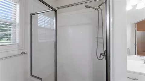 Bath - 318 Jamestown Rd, Trinity, TX 75862 photo 5 of 7