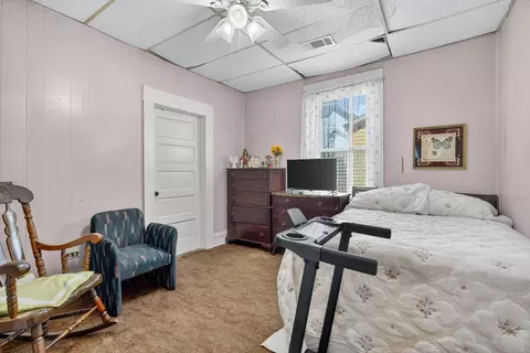 Bedroom - 403 E 8th St, Houston, TX 77007 photo 2 of 2