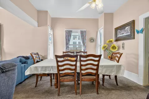 Dining - 403 E 8th St, Houston, TX 77007 photo 1 of 2