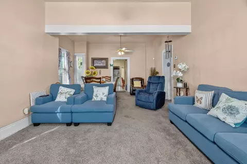 Living - 403 E 8th St, Houston, TX 77007 photo 3 of 3