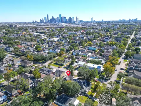 View/Area - 403 E 8th St, Houston, TX 77007 photo 1 of 2