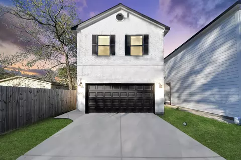 8719 Compton St, Houston, TX 77016