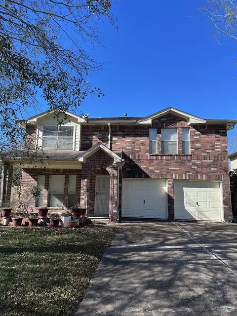 5815 SE Red River Dr, Dickinson, TX 77539