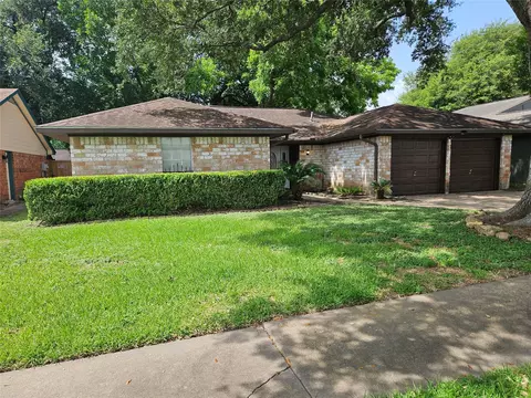 1402 New Orleans St, Deer Park, TX 77536