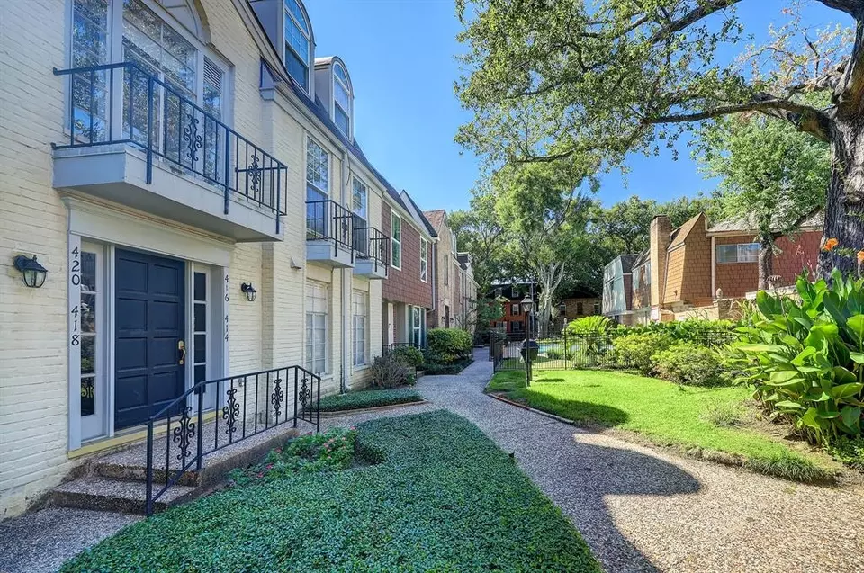 416 N Post Oak Ln 416 Houston Tx 77024 26 Photos Movoto