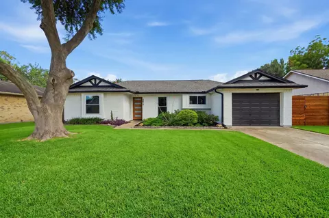 2814 Custer Dr, League City, TX 77573