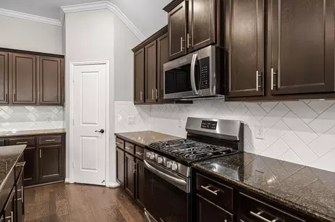 Kitchen - 31521 Timber Grove Ln, Spring, TX 77386 photo 3 of 4