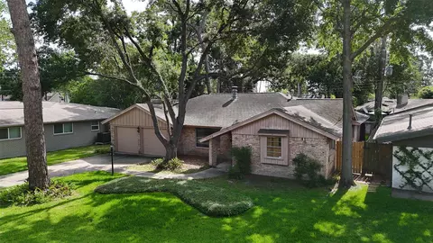 1746 Nocturne Ln, Houston, TX 77043