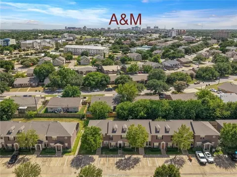 114 Forest Dr, College Station, TX 77840