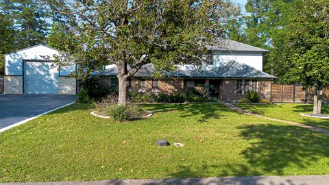 218 Beaumont Dr, Magnolia, TX 77354