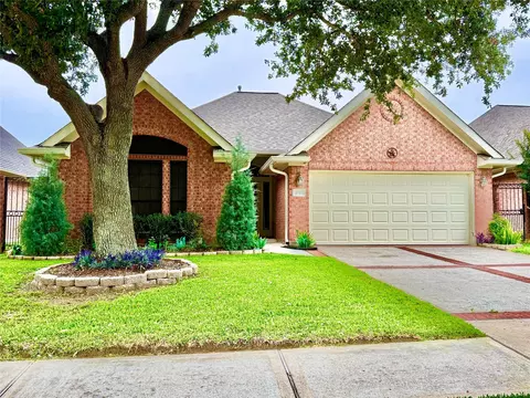 4819 Julia Ct, Pasadena, TX 77505