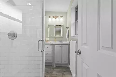 Bath - 1663 4th St, Nome, TX 77629 photo 1 of 5