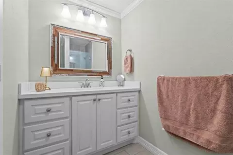Bath - 1663 4th St, Nome, TX 77629 photo 3 of 5