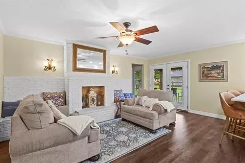Living - 1663 4th St, Nome, TX 77629 photo 3 of 3