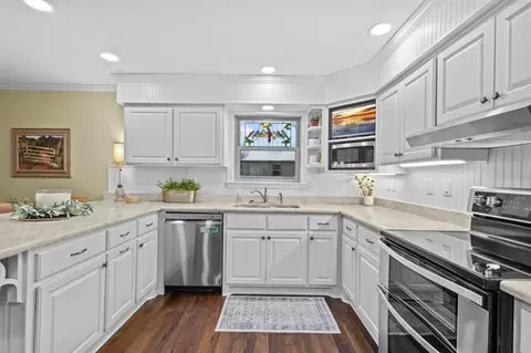 Kitchen - 1663 4th St, Nome, TX 77629 photo 1 of 4