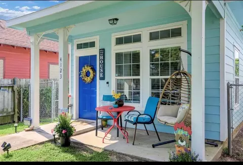 4123 Q 12, Galveston, TX 77550