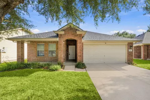 6754 River Ridge Ln, Dickinson, TX 77539