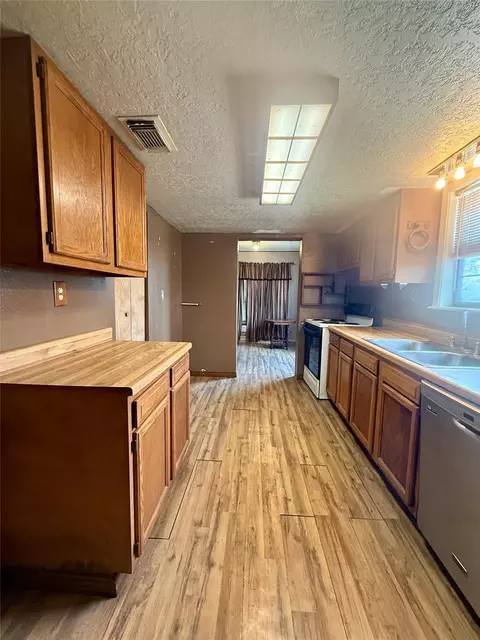 Kitchen - 755 County Road 407, Markham, TX 77456 photo 3 of 3