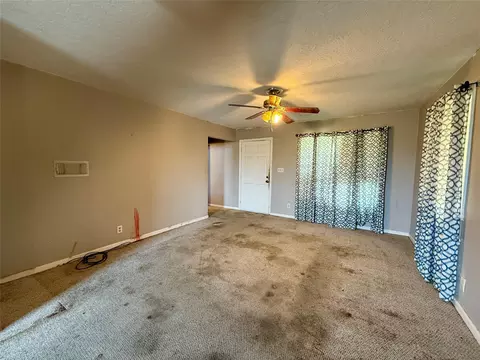 Living - 755 County Road 407, Markham, TX 77456 photo 2 of 3