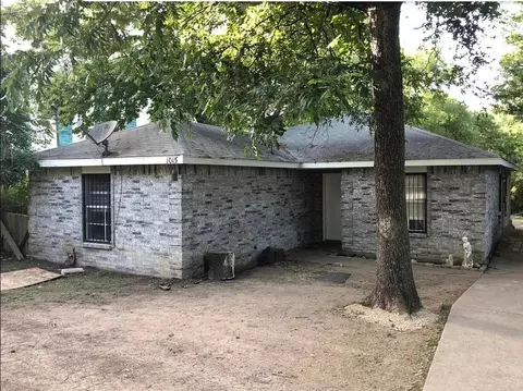1015 W Clarendon Dr, Dallas, TX 75208