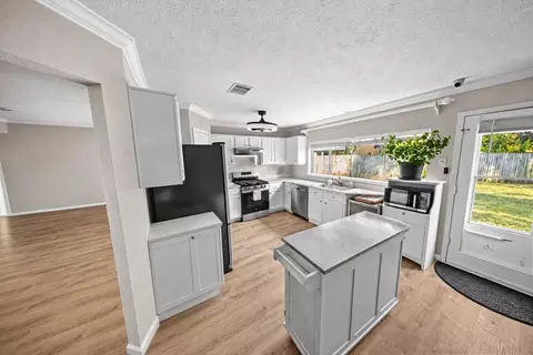 Kitchen - 9107 Towerstone Ct, Spring, TX 77379 photo 2 of 4