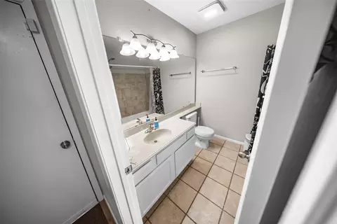 Bath - 9107 Towerstone Ct, Spring, TX 77379 photo 3 of 3
