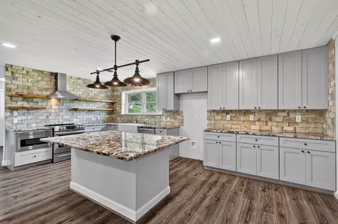 379 Hale Rd, Bay City, TX 77414